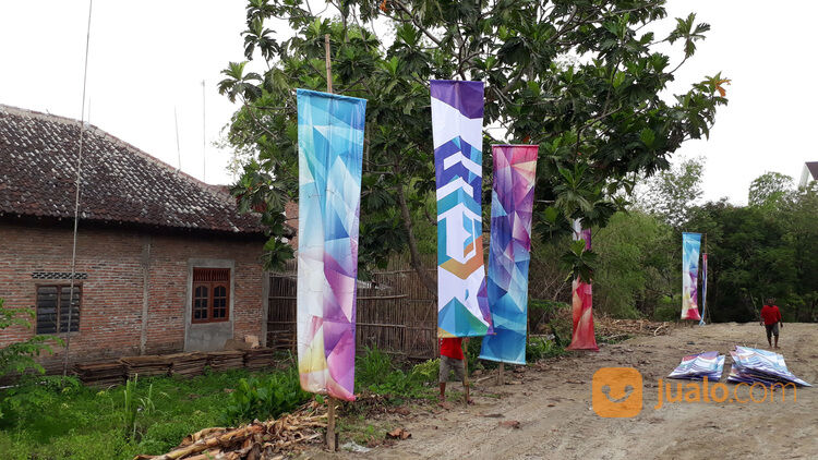T Banner Umbul Umbul Vertical Banner Rontek Spanduk Stiker Kaca Film