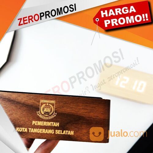 Souvenir Promosi Jam Meja Kayu Digital Custom