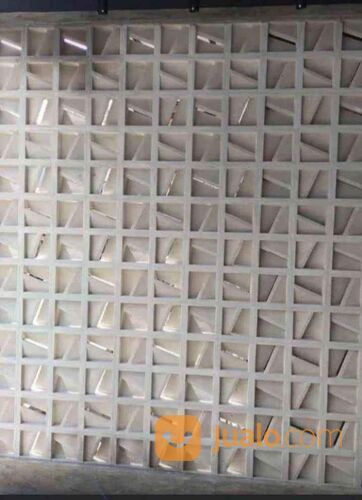 Loster/roster beton minimalis