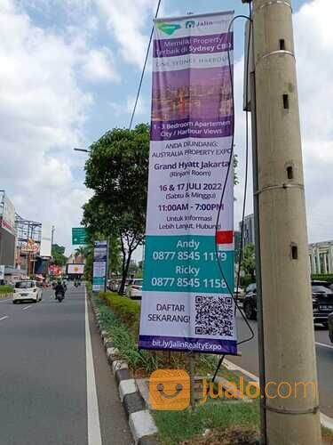 PASANG UMBUL-UMBUL SENAYAN