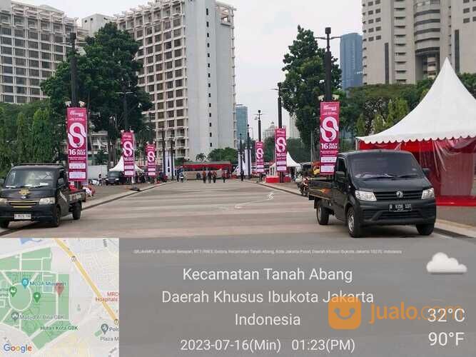 PASANG UMBUL-UMBUL SENAYAN