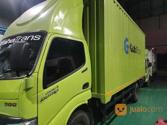 Hino Dutro 136 MD - MDL 6 Ban, Medium Duty Truck yang dapat diandalkan