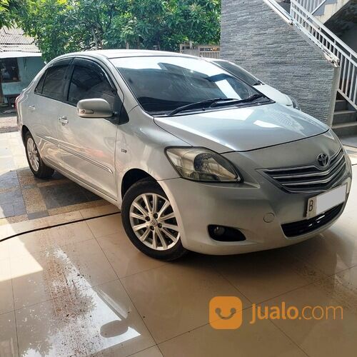 Toyota Vios type G matic Tahun 2010 warna Silver Metalik