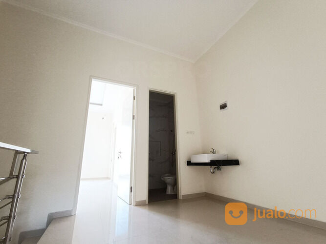 New House Manyar Kerta Adi, 5 Menit Ke Galaxy Mall, 3 Menit Ke ITS