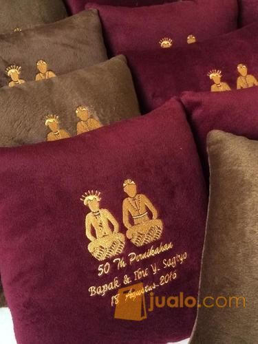 Bantal Bordir 30x30 Design Souvenir Pernikahan Atau Wedding Surakarta Jualo
