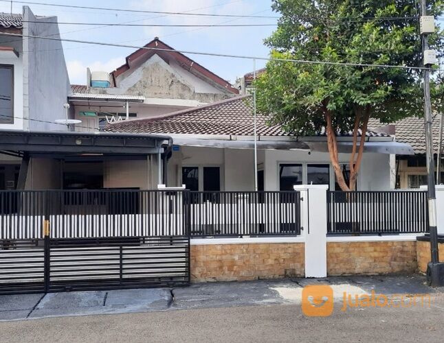 Rumah 2 lantai luas 150m2 type 3KT di Pancoran Jakarta Selatan