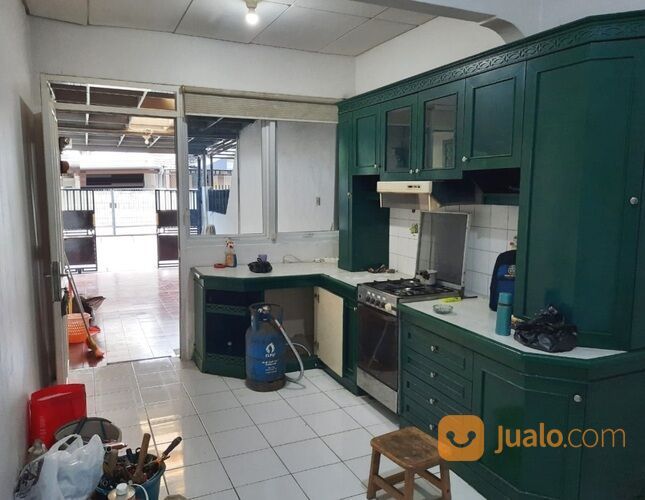 Rumah 2 lantai luas 150m2 type 3KT di Pancoran Jakarta Selatan