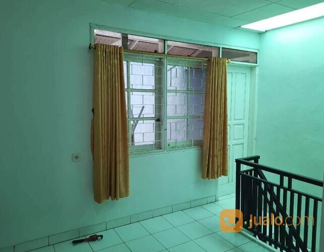 Rumah 2 lantai luas 150m2 type 3KT di Pancoran Jakarta Selatan