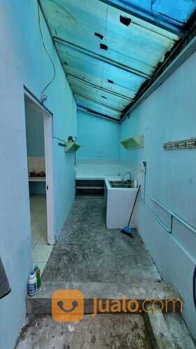 Rumah Bagus dan Strategis di Jl. Waru Timur Banyumanik Semarang