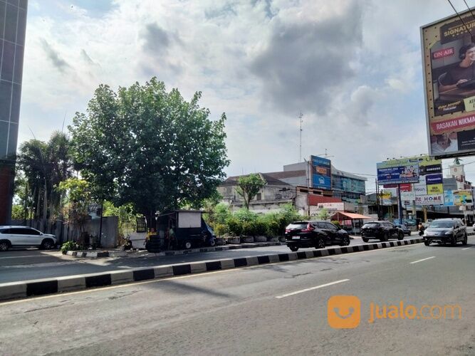 Tanah Jogja Jl.MAGELANG KM4 Utara Hotel GRAND SERELA Lt 4948 m² ld 34m