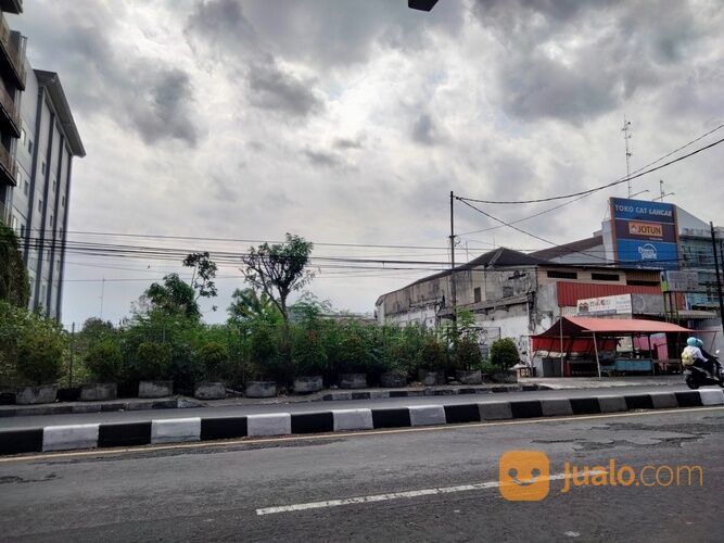 Tanah Jogja Jl.MAGELANG KM4 Utara Hotel GRAND SERELA Lt 4948 m² ld 34m