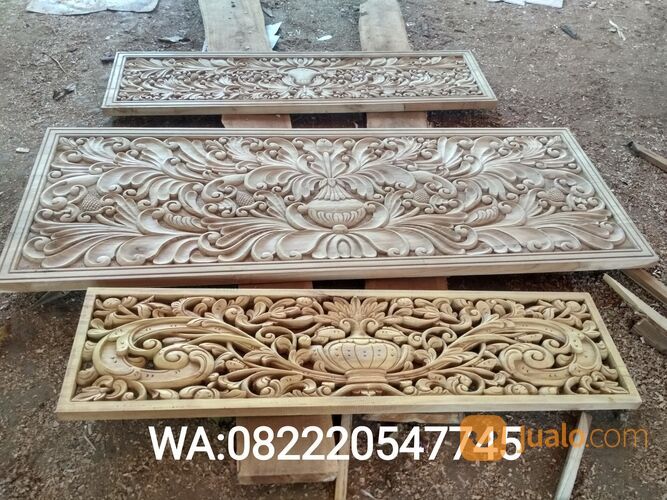 angin-angin pintu ukir
