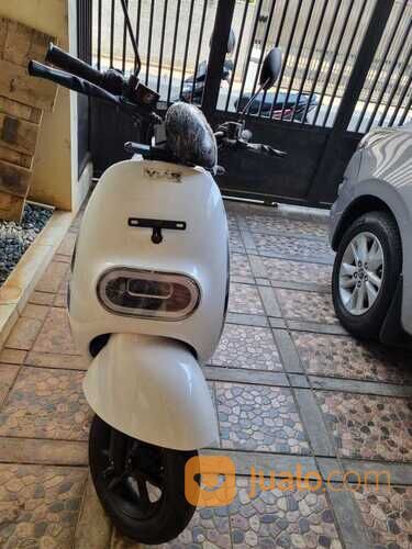 Motor Viar New Q1, warna Putih, Baru, dan Harga sangat menarik