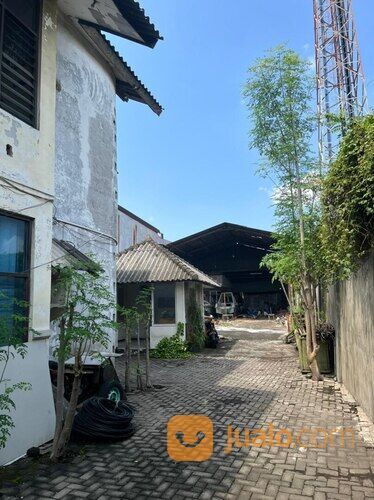 Gedung Perkantoran Strategis di Raya Prapen Jemursari, Surabaya