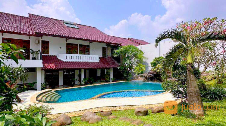 Rumah 2 Lantai ada Kolam Renang Besar & Taman yg Cantik & Luas di Cipete Jak-Sel