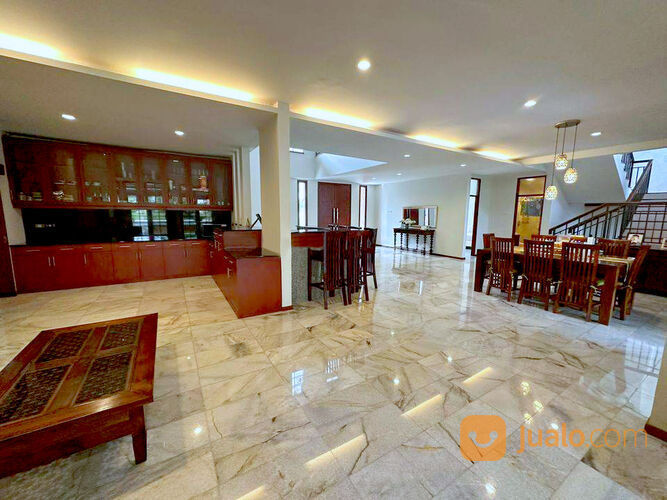 Rumah 2 Lantai ada Kolam Renang Besar & Taman yg Cantik & Luas di Cipete Jak-Sel