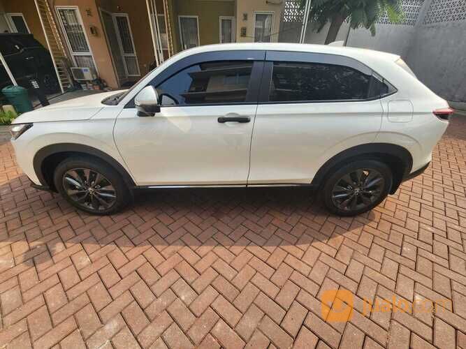 Honda HRV 1.5 SE CVT Facelift AT 2022 Putih Sunroof