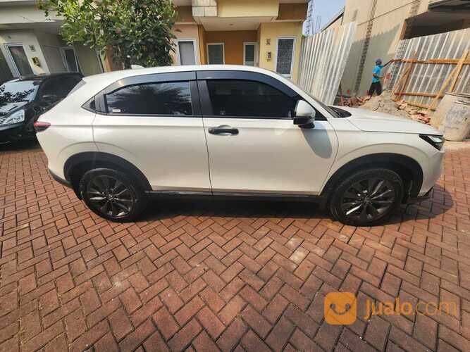 Honda HRV 1.5 SE CVT Facelift AT 2022 Putih Sunroof