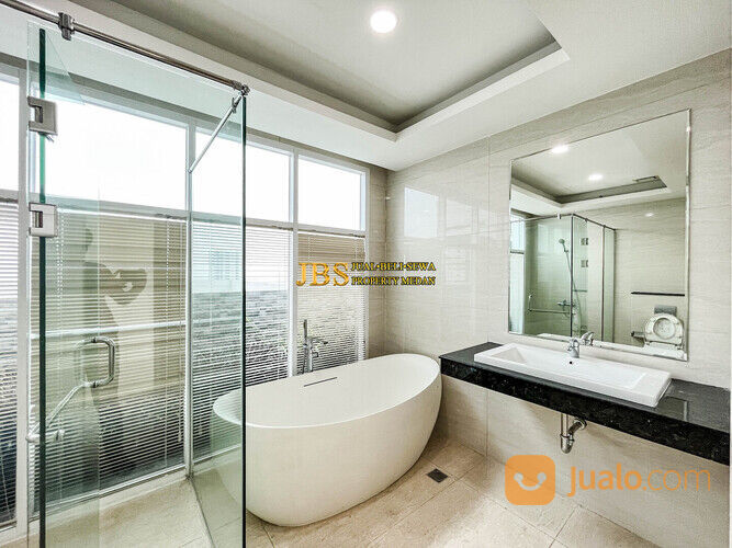 Penthouse Hook The Reiz Condo Jalan Tembakau Deli