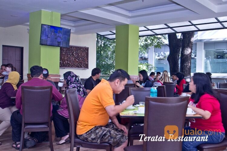 HOTEL 10 LANTAI CIHAMPELAS BANDUNG MASIH ON