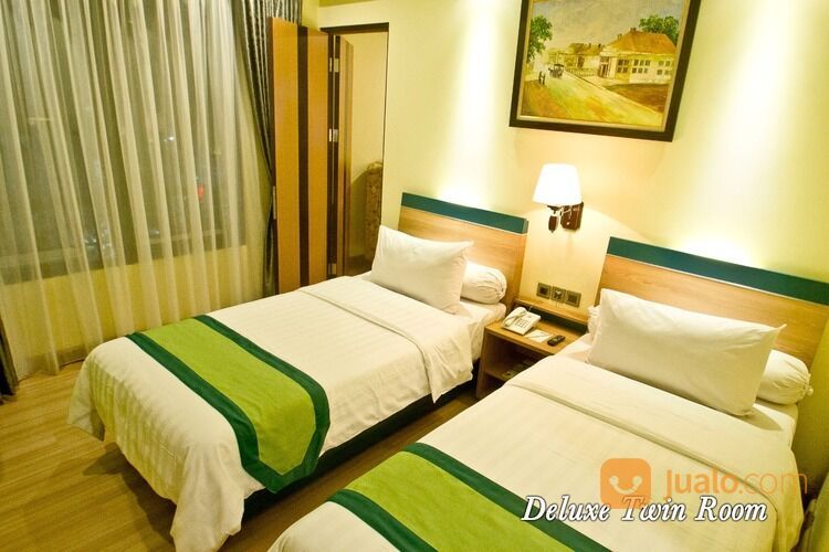 HOTEL 10 LANTAI CIHAMPELAS BANDUNG MASIH ON