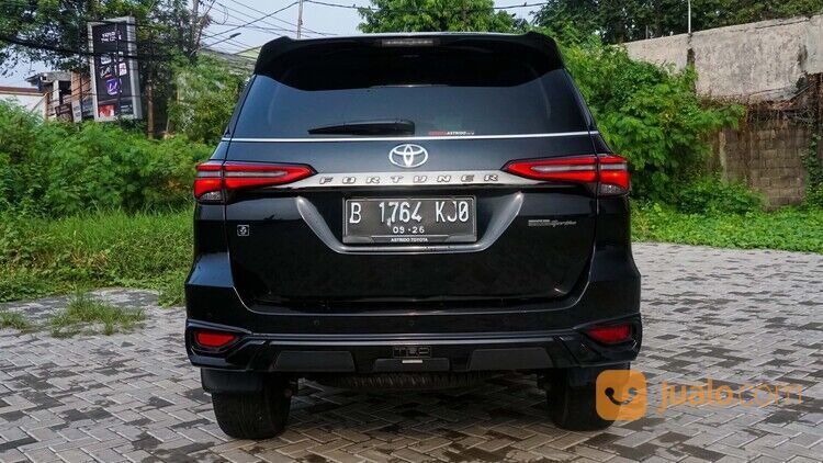 Toyota Fortuner 2.4 VRZ TRD AT 2021 Hitam