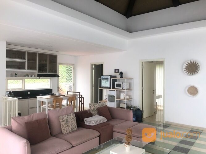Villa Amarta, Belakang Hotel Amarta Hills, Batu
