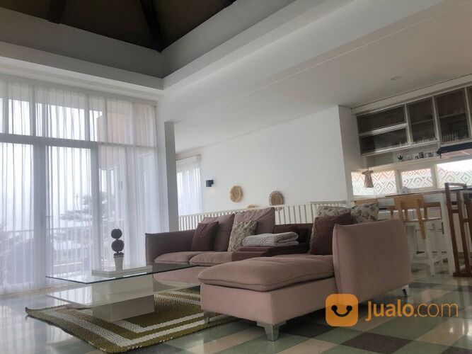 Villa Amarta, Belakang Hotel Amarta Hills, Batu