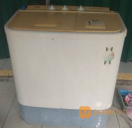 Normal dan murah Mesin cuci 2 tabung merek SANYO di Kota Bekasi, Jawa