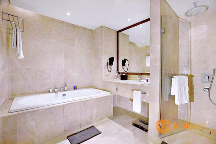 Hotel Bintang 4 + Tanah Samping (LT 8000 m2) & Belakang (LT 10000 m2), TB Simatupang JakSel