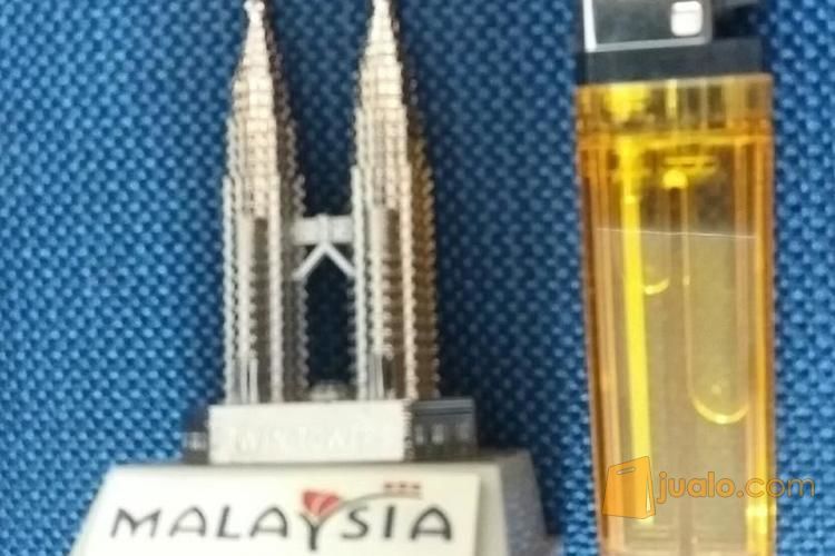 Souvenir Twin Tower Malaysia.