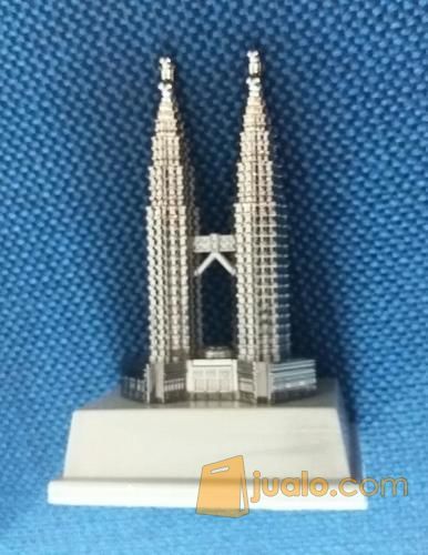 Souvenir Twin Tower Malaysia.