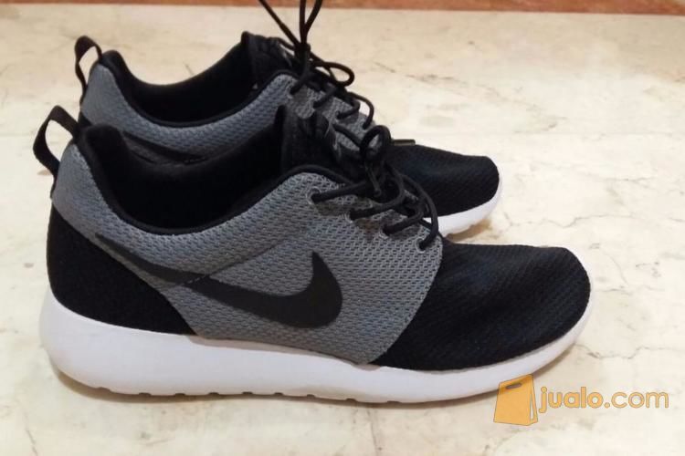 sepatu nike roshe run original