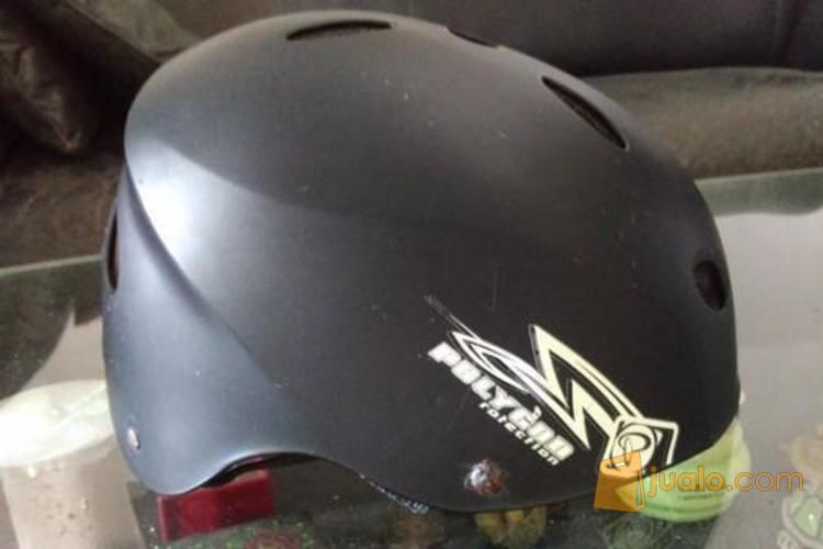 Helm Sepeda  Merk POLYGON Dkt UI Depok  Depok  Jualo