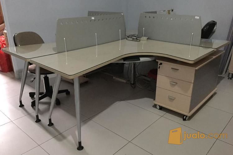 Jual Meja  Kantor 4 seater merk Informa  plus alas kaca  