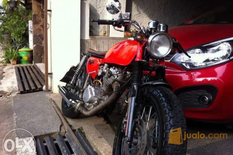 dijual motor  HONDA CB 100 Warna Merah Putih thn 1978 Kab  