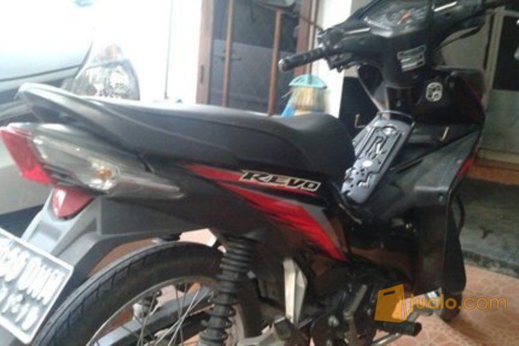  MOTOR  HONDA  REVO  TAHUN 2009  WARNA MERAH Jakarta Utara 