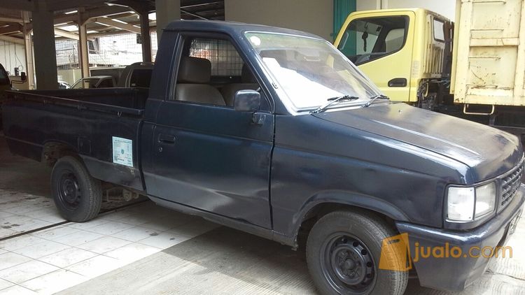 Isuzu Panther  Royal Biru Metalik Jakarta Jualo