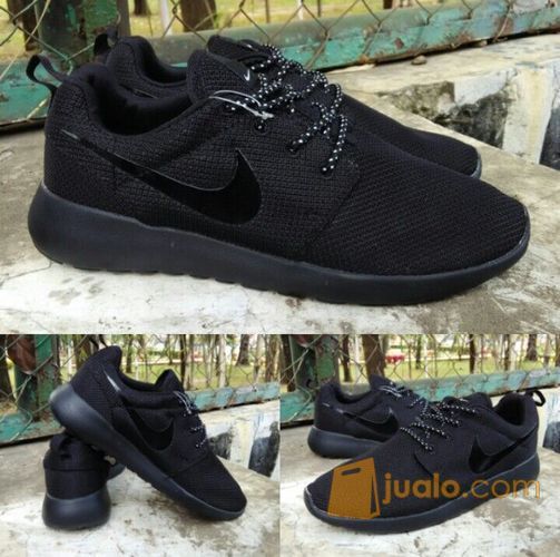 nike roshe run full black original