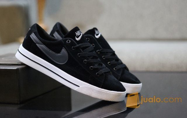 sepatu skate nike