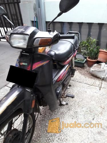  Jual  Motor  antik Honda Grand  astrea  th 1997 warna hitam 