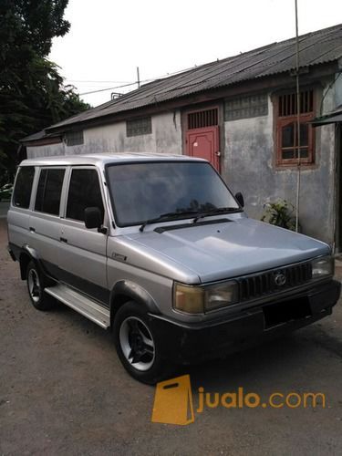 Toyota Kijang jantan raider tahun 1996 warna silver Toyota Kijang jantan raider tahun 1996 warna silver