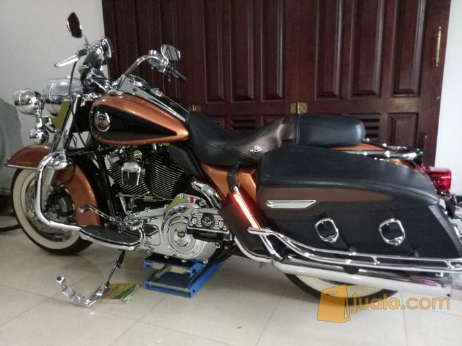 Dijual Harley Davidson Road King Classic 2008 Edisi 105th Anniversary Kondisi Mulus, Full