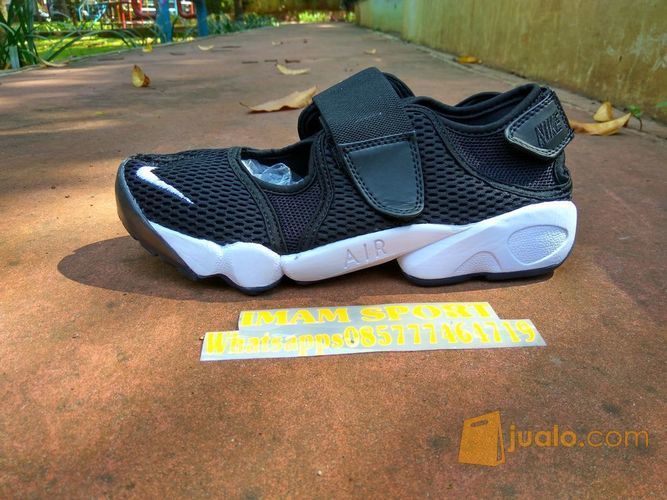 sepatu nike air rift