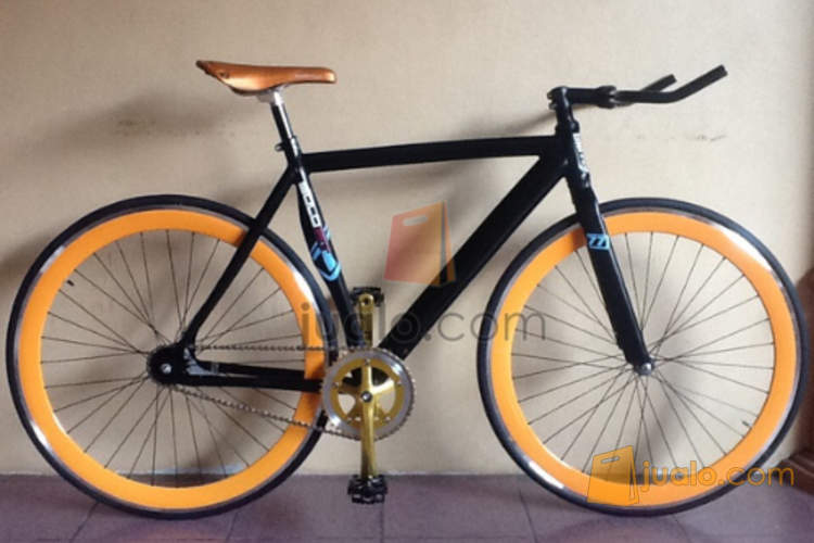  SEPEDA  FIXIE  SOLOIST 77 HITAM ORANGE Surabaya Jualo