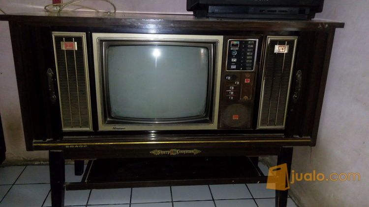 Tv Warna Antik Era 80 An Kondisi Off Kab Bandung Jualo