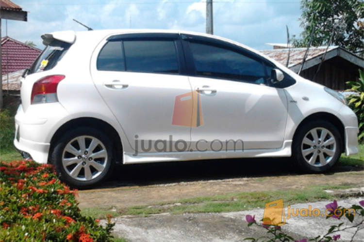  Yaris  J 2011 matic Full Body Kid TRD  Pariaman Jualo