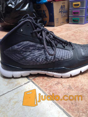 sepatu basket reebok
