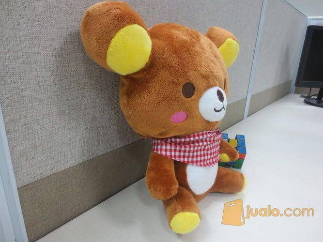 Boneka mainan anak karakter / tokoh fiksi beruang animasi Jepang RILAKUMA 1 ukuran M syal kotak kotak SNI