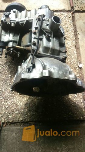 Transmisi 5 Speed ( 4 Maju ) 4x4 Toyota Land Cruiser. FJ40/BJ40